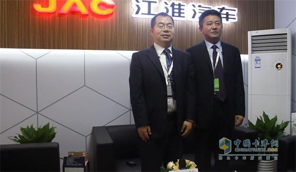 Wang Yunsheng, general manager of Jianghuai Navistar Diesel Engine Co., Ltd. and Wang Jianwei, sales director