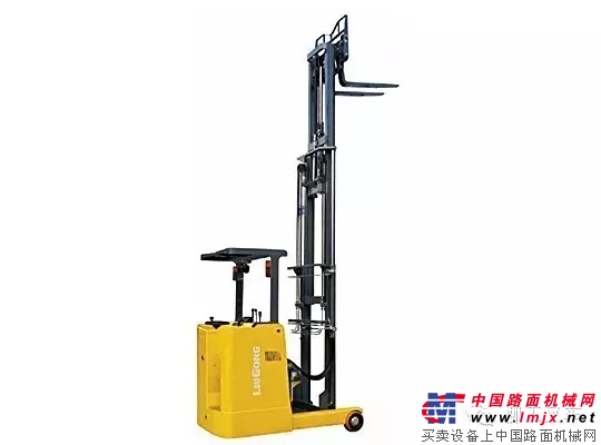 Electric reach truck Reach Trucks