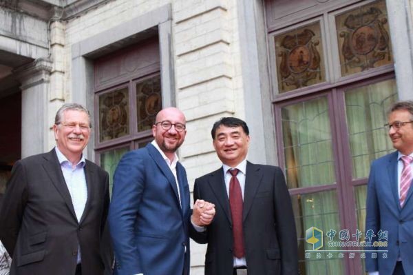 Bekaert CEO (1st from left), Belgian Prime Minister Michel (2nd from left), and Zhongcei Chairman Shen Jinrong (right)
