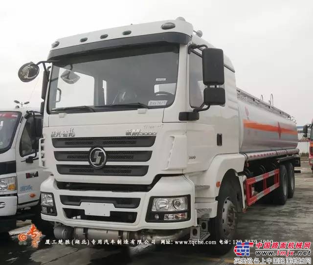 Guowu Shaanxi Automobile Delong New M3000 Rear Double Bridge Tanker