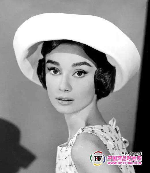 Audrey Hepburn: Her hat is a fashion hat