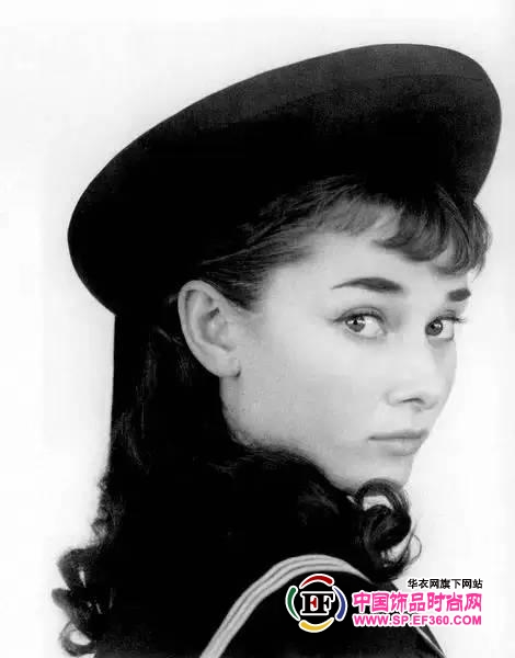 Audrey Hepburn: Her hat is a fashion hat