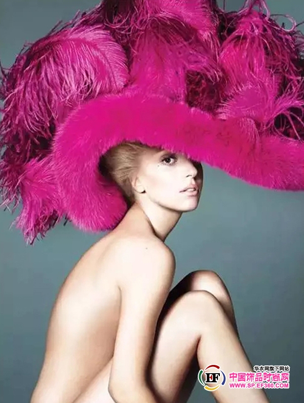 Look at the magic of Stephen Jones's hats and master the "top" style of the fashion circle!