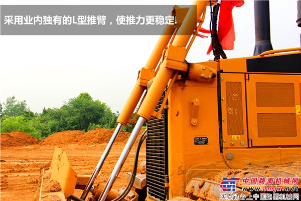 High production, low consumption, comfortable operation, mountain machinery SEM816 bulldozer evaluation