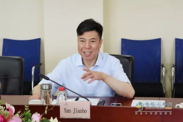 Fast Group Chairman Yan Jianbo