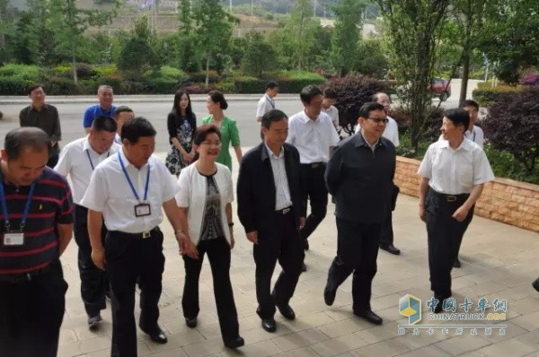 Chen Deming, Chairman of the Taiwan Straits Cross-Straits Exchange Association, and his delegation survey Yunnan Yunnei Power Group