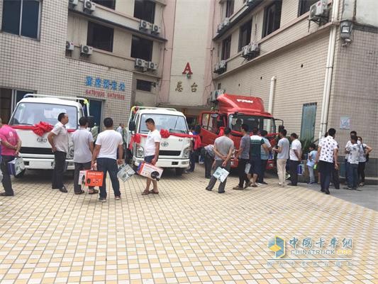 Users visit Conway power light truck