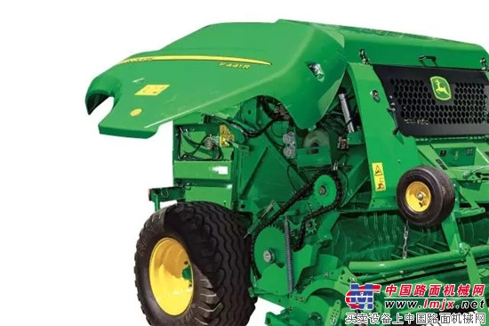 Faster and stronger baling expert - John Deere F441R round baler