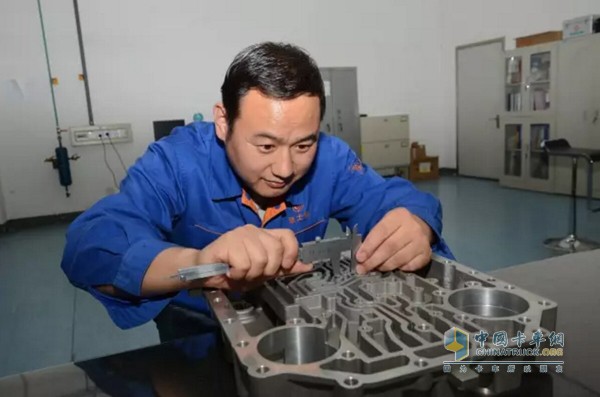 Zhang Chao's experiences and feelings are a microcosm of the growth of employees of Shaanxi Fast Automotive Transmission Group Co., Ltd.