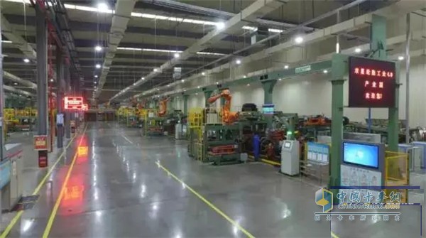 Double Star tire factory floor can see the ceiling because of clean, not satisfied with the service?