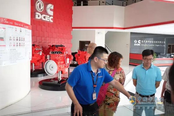 Service Director Liu Jun introduced Dongfeng Cummins