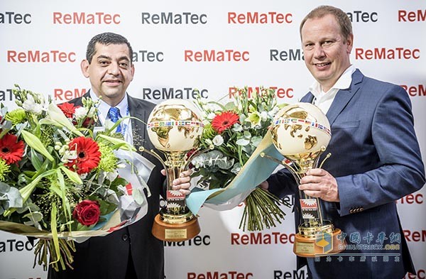 Dr. Salvador Munoz Zarate, product line director of WABCO Remanufacturing Solutions (left), and Peter Bartel, Technical Director of Recycling Solutions, received ReMaTec's â€œ2017 Remanufacturerâ€ award. The award began in 2005 and is the most prestigious award in the global remanufacturing industry.