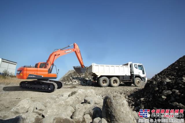 Take the first step of Doosan DX215-9C to win the winner of life