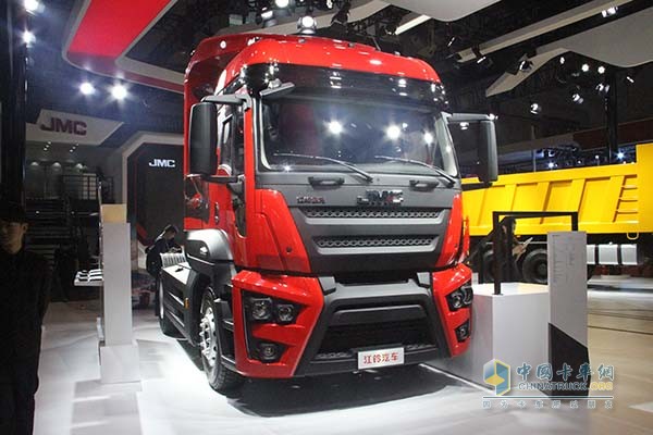 Jiangling heavy truck with vermicular cast iron engine installed