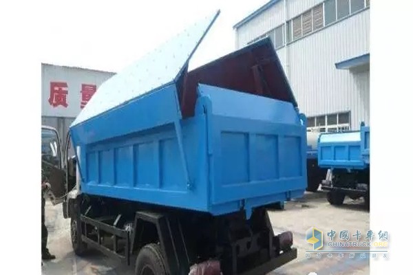 Sealed garbage truck