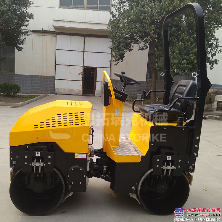 2 ton road roller double drive double vibration horsepower large compaction effect