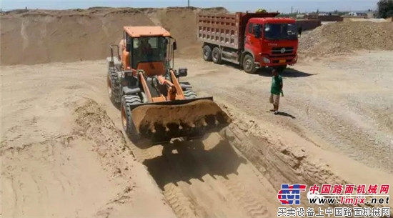 The back of the Yingxuan loader is light and flexible.