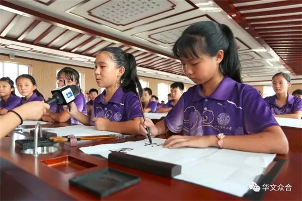 Chinese Pride: "The first lesson of the school" focuses on calligraphy education!