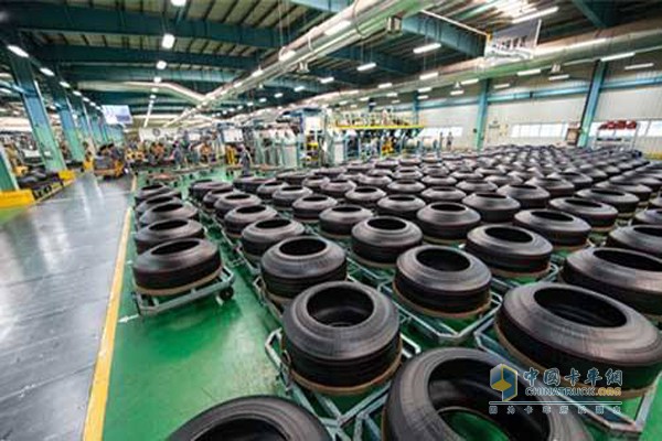 U.S. Implements "Double Counter-Strike" on Chinese Tires