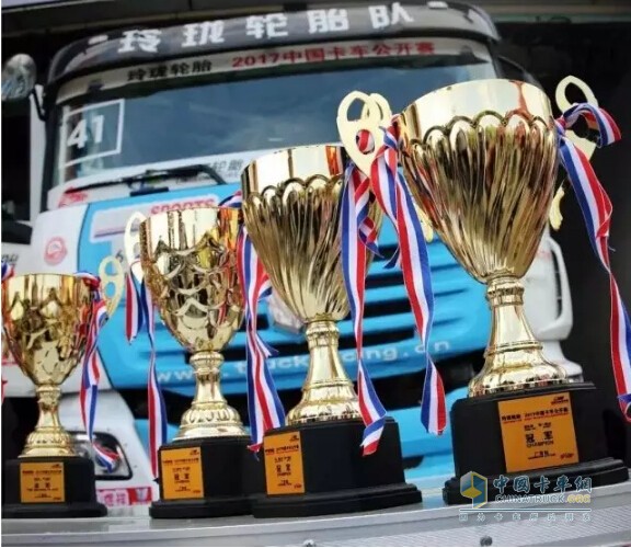 The 41th U Racing Grand Prix driver Wang Li and his team won several awards on the day