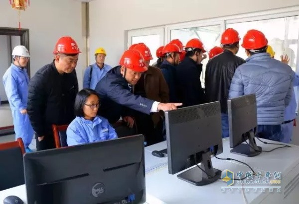 Customers from all over the country visit Meifeng Automotive Urea Production Base