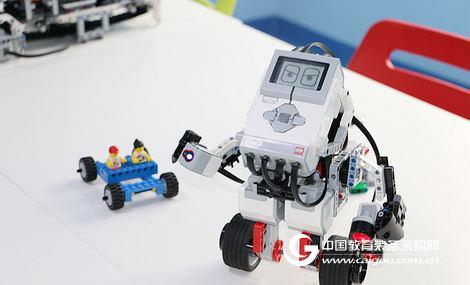 What is the main reason why robot education is "fire"?