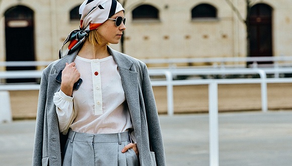 A scarf to accompany you over autumn and winter