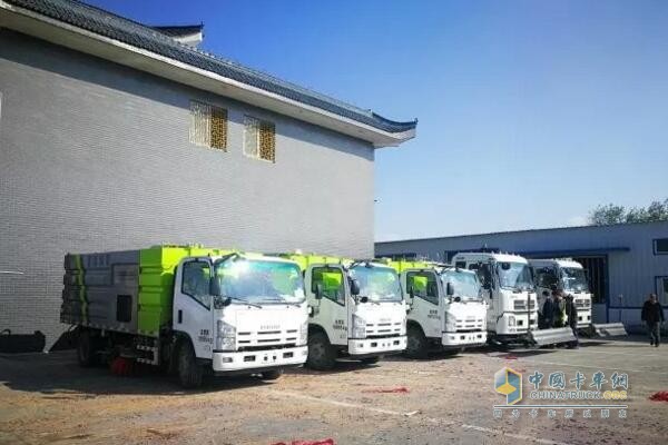 Zoomlion's nearly ten million sanitation equipment delivered to Taizhou Jiangyan