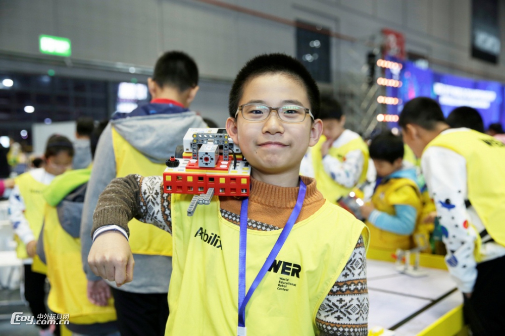 å…¨çƒå¸‚åœºå®¹é‡å°†è¶…3000äº¿ï¼æ•™è‚²æœºå™¨äººè¡Œä¸šæ½œåŠ›å·¨å¤§