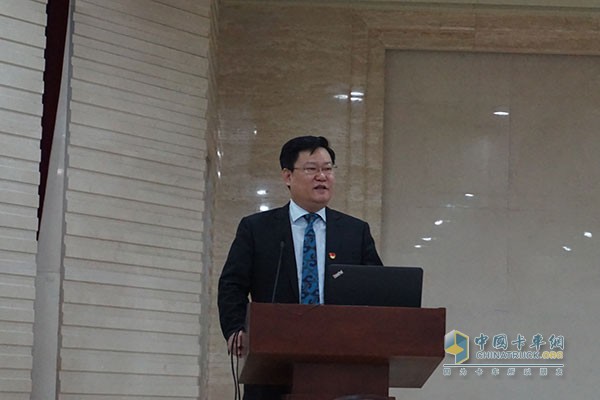 Beijing Sanitation Group deputy general manager and spokesperson Luo Wei