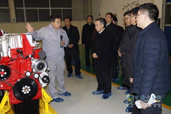 Ma Yueshan Party Secretary Zhang Yuefeng and his delegation went to Hualing Xingma Group to investigate and investigate the engine production