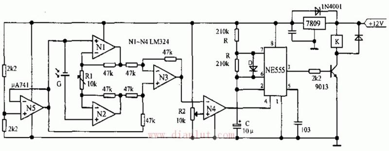 Headlight automatic switch circuit when the car is in the car