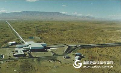 Exploring gravitational waves: "sports" and "stationary" in scientific experiments