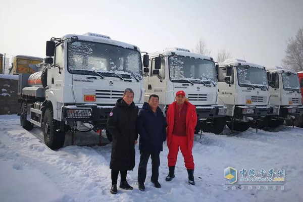 Dongfeng Cummins service personnel visit Xinjiang users