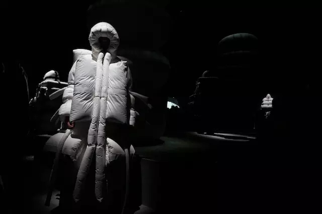 Moncler launched the "Genius" series at Milan Fashion Week and invited eight designers in one breath