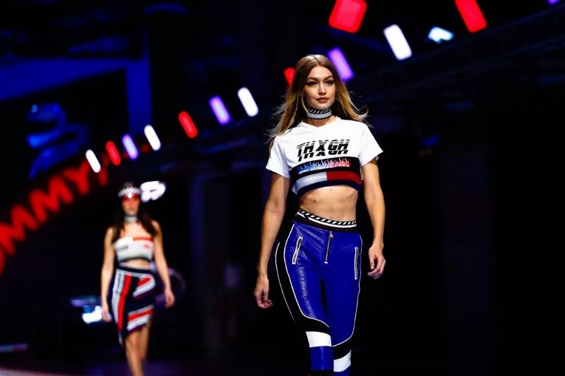 Milan Fashion Week TOMMY HILFIGER Releases 2018 Spring Show Turns T-Segway into F1 Circuit