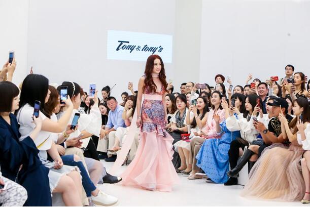 Versailles Girls Show, fashion godfather TONY to create a French visual Sheng