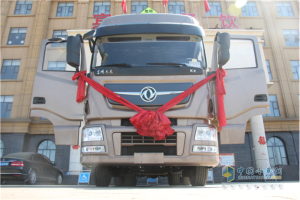 Dongfeng Tianlong flagship ISZ520 hazardous chemicals transport vehicle