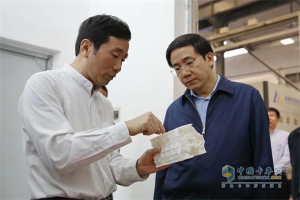 Yu Ping, Chairman of Yuchai Group Board of Directors introduced the application of 3D printing technology