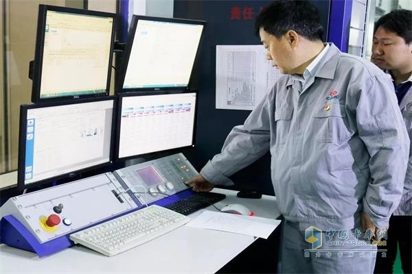 Valin Xingma Chairman Liu Hanru personally ignites a new generation of CM6D30 13L engine