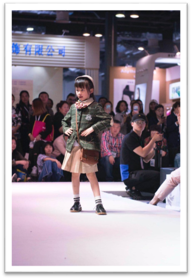 School uniform customization expert â€œChen Meiteâ€ won the first prize of the school uniform design contest