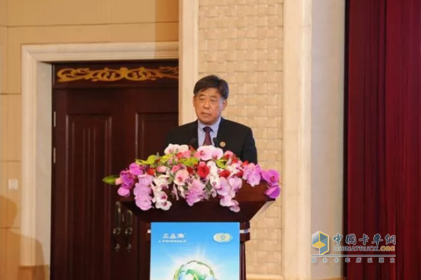 Sun Shutao, Deputy Governor of Shandong Province, Addresses the Meeting