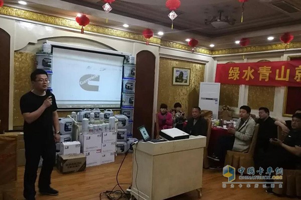Dongfeng Cummins staff explains the B6.7G natural gas engine