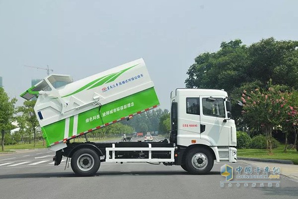 Valin Xingma sanitation truck delivered to Hengyang sanitation