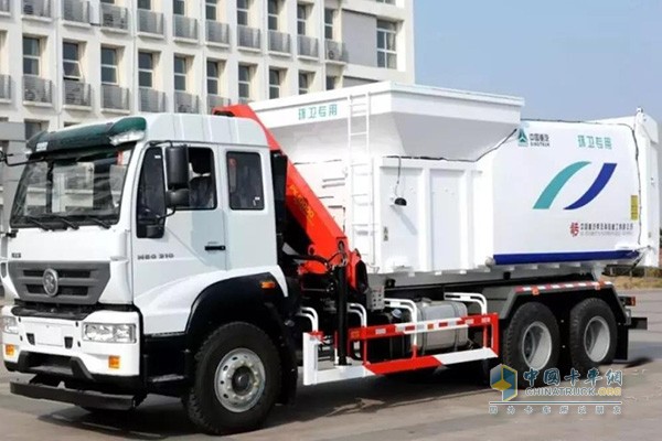Qingdao Heavy Industry sanitation truck