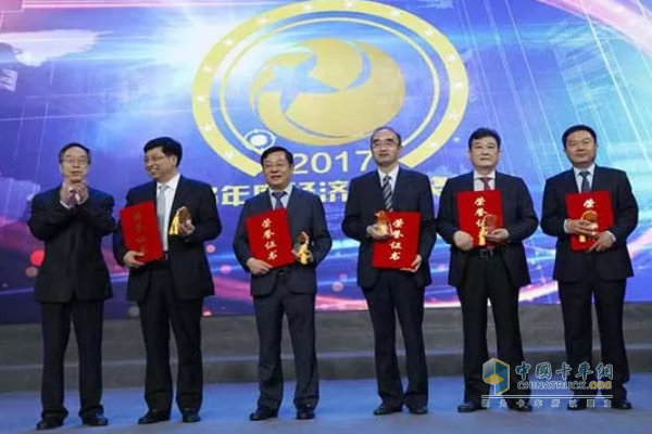 Chuang Yongsen, Chairman of Double Star Group, was elected "2017 Qingdao Economic Man of the Year"