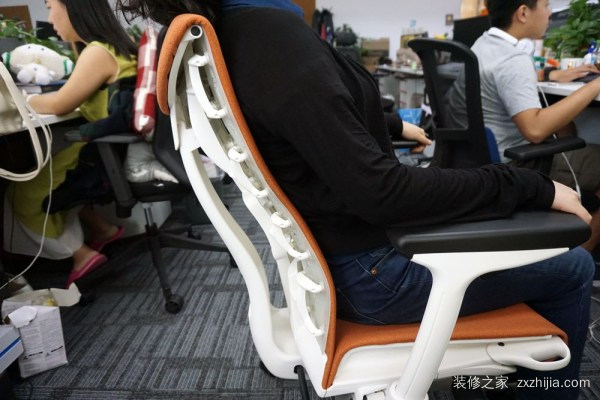 åŠžå…¬æ¤…æ€Žä¹ˆè°ƒèŠ‚æ¤…èƒŒ