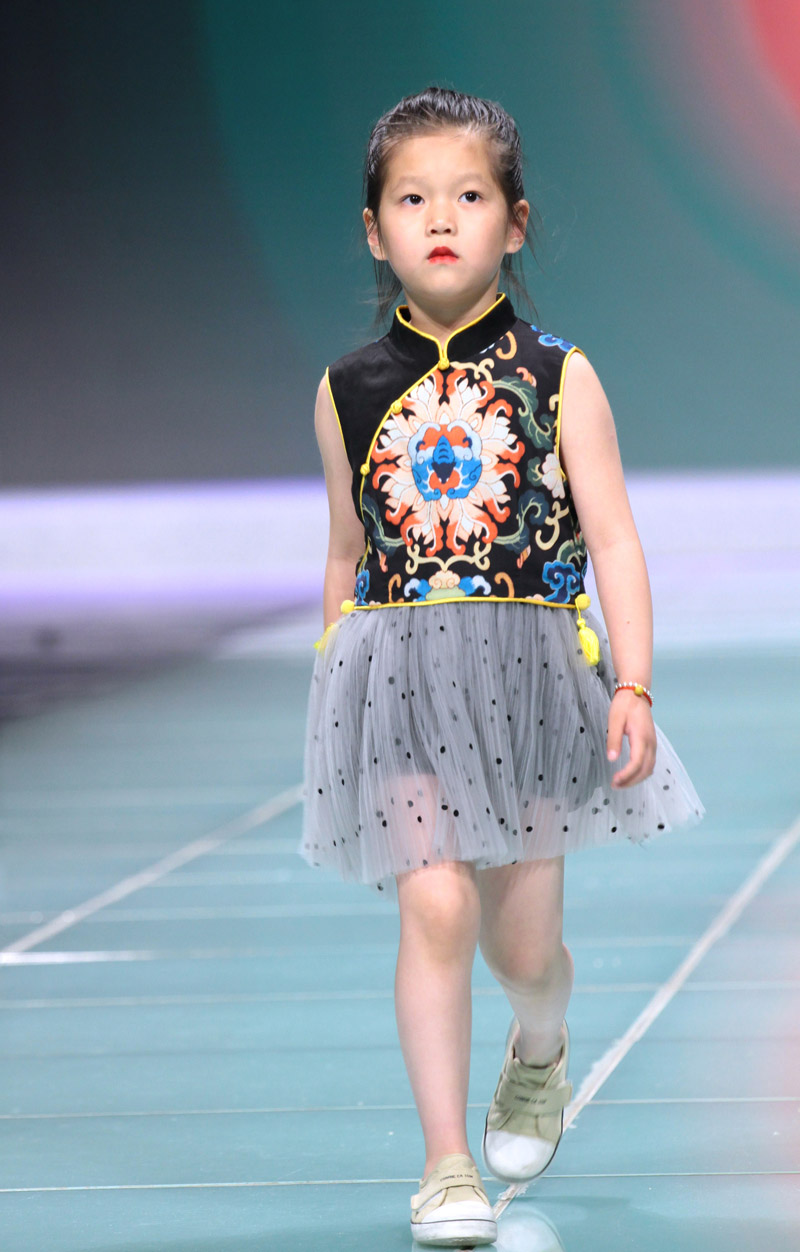 2018 Chinese Custom Fashion Week Original Chinese Style Kid's Wear Chinese New Kid Fashion