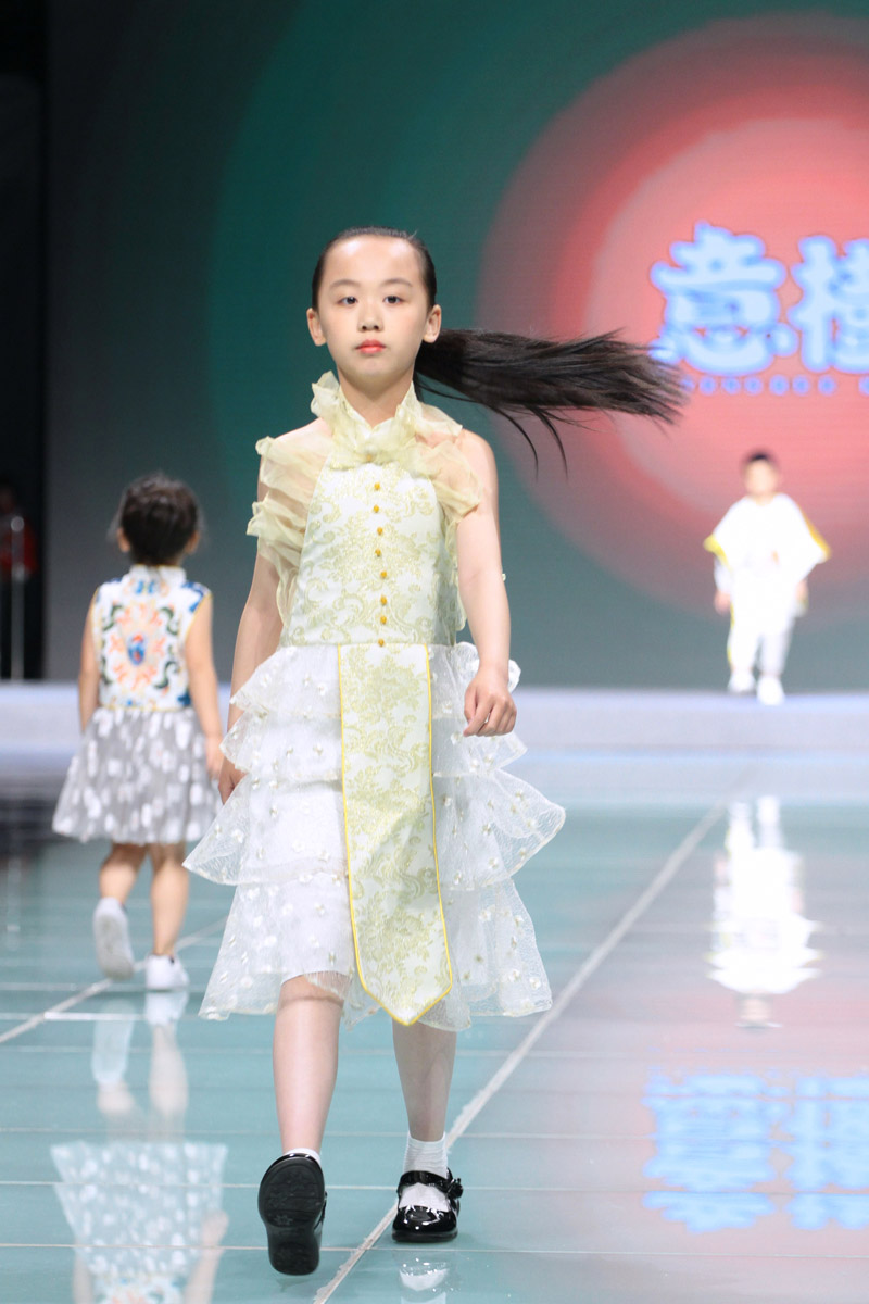 2018 Chinese Custom Fashion Week Original Chinese Style Kid's Wear Chinese New Kid Fashion