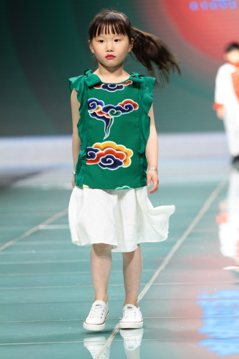 2018 Chinese Custom Fashion Week Original Chinese Style Kid's Wear Chinese New Kid Fashion